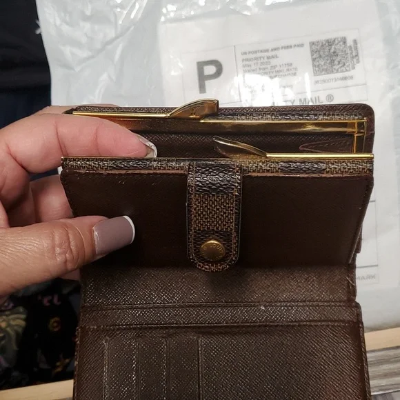 !SALE! VTG Authentic LV Wallet - Picture 3 of 7